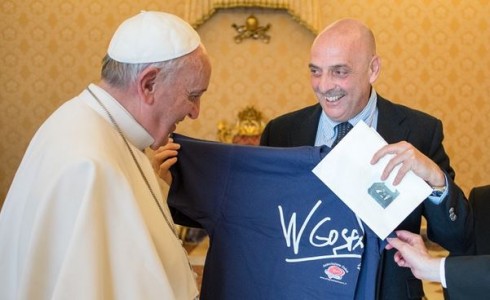 LE IENE, PAOLO BROSIO INCONTRA PAPA FRANCESCO (QUELLO VERO). “HA VISTO LO SCHERZO…”