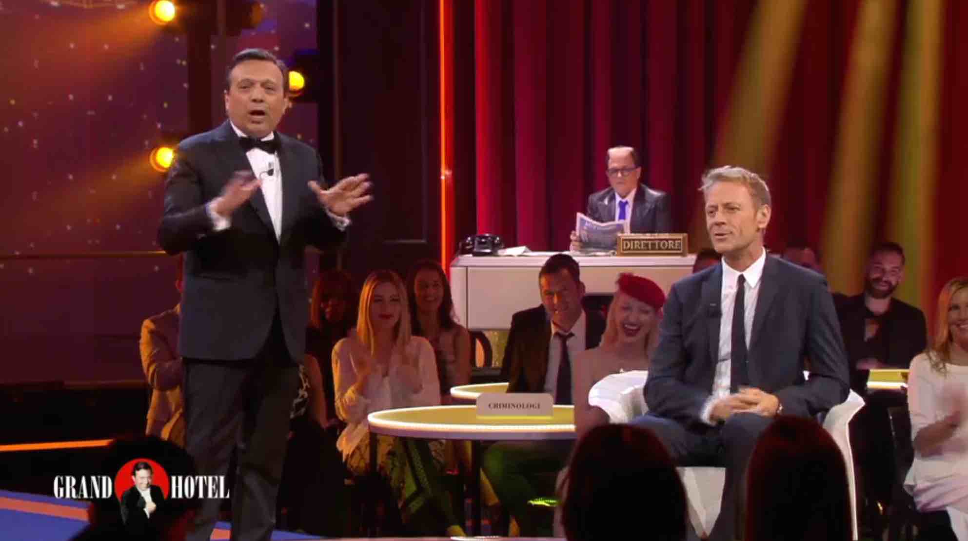 DM LIVE24: 27 APRILE 2015. SIFFREDI DA CHIAMBRETTI: SESSO CON BARBARA D’URSO? SI, UNA GRANDE MILF! CICCIOLINA SI LAVAVA CON IL LATTE DI CAPRA. COMPLICATO FARE SESSO PER L’ODORE