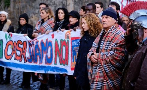 UNA CASA NEL CUORE: RAI1 RACCONTA LA CRISI NEL FILM TV CON CRISTIANA CAPOTONDI