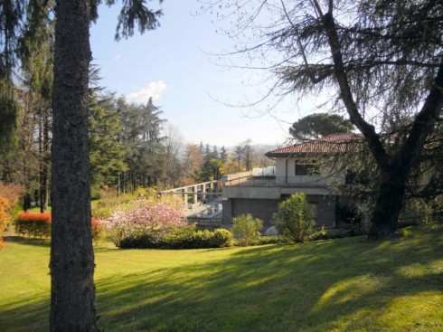 INVERIGO: NON SOLO LA VILLA DEI RENGONI DI UNA GRANDE FAMIGLIA. ANCHE VILLA AURORA (RAMAZZOTTI), ORA IN VENDITA