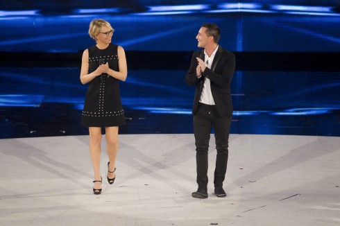 AMICI 2015, TERZA PUNTATA SERALE – BERTE’ CONTRO LUCA: “SEI ZERO. I TUOI INEDITI NON M’HANNO DATO NIENTE”. ELIMINATA PAOLA