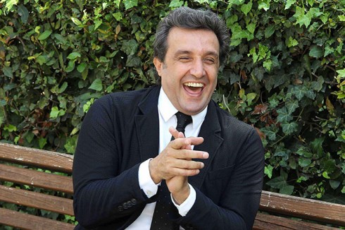 FLAVIO INSINNA CONTRO ANTONIO RICCI: “NON SA PERDERE”. REPLICA IL GABIBBO: “ROSICONE SEGUITO DAL PUBBLICO DELLE DENTIERE”