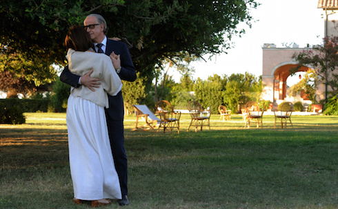 ASCOLTI TV DI GIOVEDI 21 MAGGIO 2015: VINCE VELVET (14.29%), CLAMOROSO TONFO DE LA GRANDE BELLEZZA (9.23%). SHARK TANK PARTE DAL 6.39%. VIRUS CRESCE (6.4%) E STACCA LA PRIMA DI ANNOUNO (4.83%). BOOM EUROVISION SU RAI4 (3.09%)