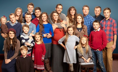 21 SOTTO UN TETTO: CANCELLATO IL PROGRAMMA DI REAL TIME. IL PRIMOGENITO DEI DUGGAR HA MOLESTATO SESSUALMENTE LE SORELLE