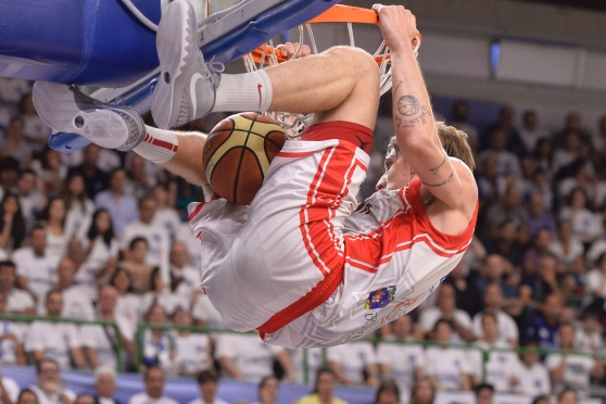 ASCOLTI TV | VENERDI 26 GIUGNO 2015. BASTA IL 12.08% A PORTA A PORTA PER VINCERE IL PRIME TIME. LA POSTA DEL CUORE AL 15%, UNA VITA AL 19.94%.