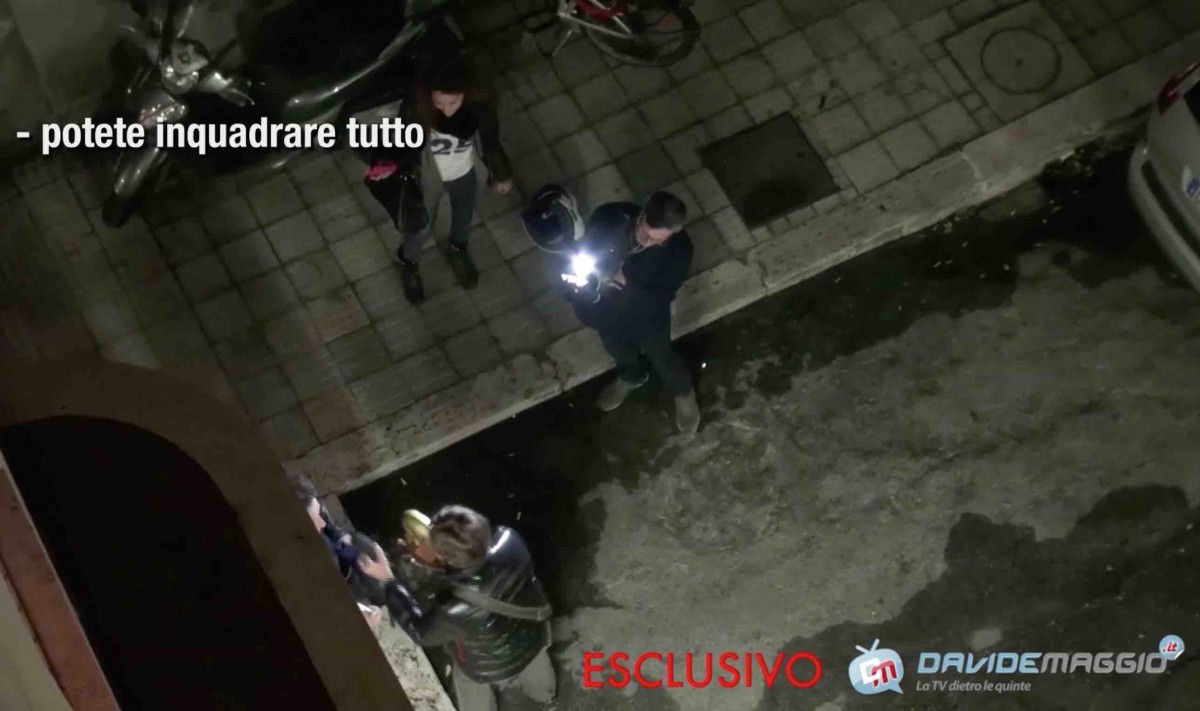 STRA-BOOM! LA CONSEGNA (MAI TRASMESSA) DEL TAPIRO A FLAVIO INSINNA IN ESCLUSIVA SU DAVIDEMAGGIO.IT