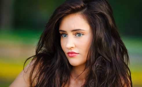 UN POSTO AL SOLE ANTICIPAZIONI: VIOLA CONOSCE FINALMENTE LA SUOCERA