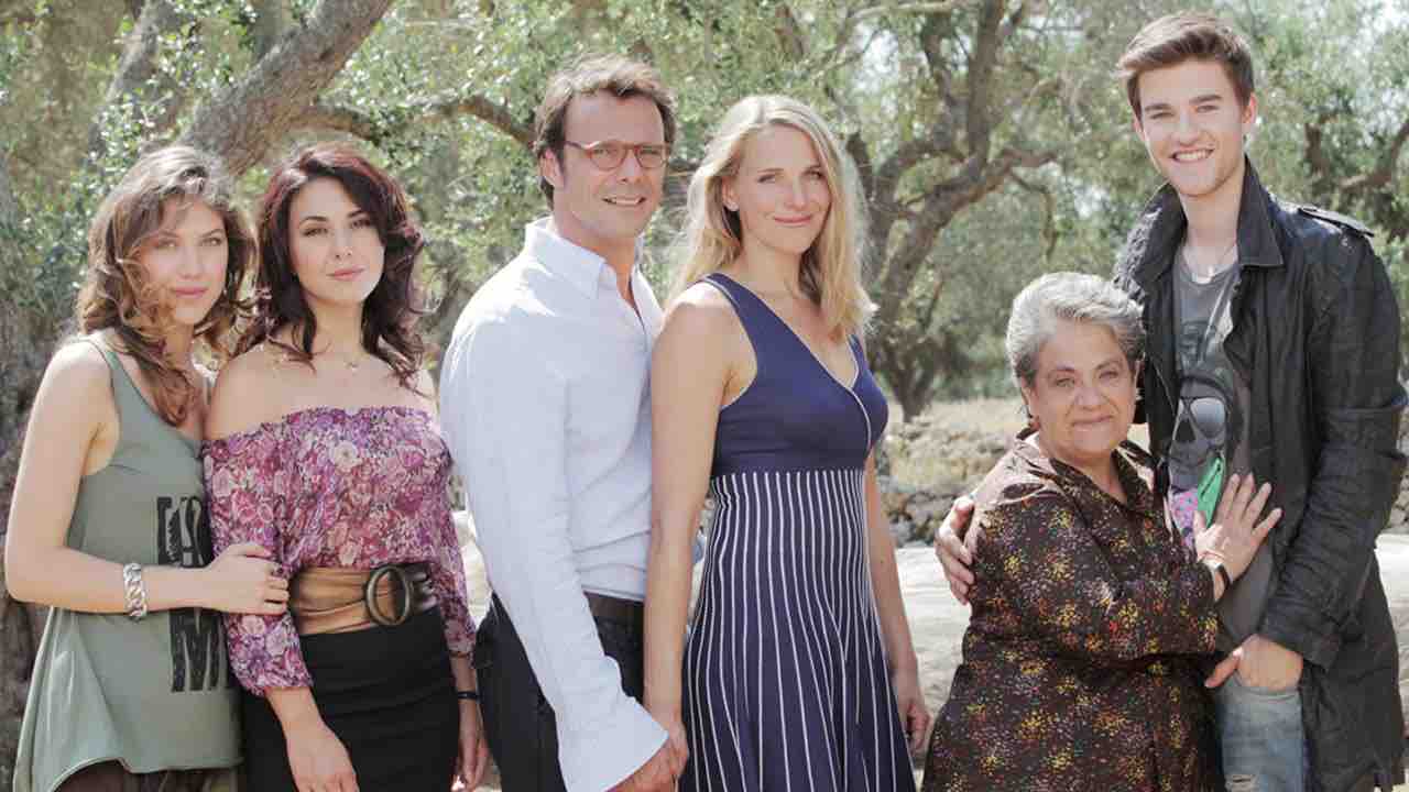 PROGRAMMI TV DI STASERA, DOMENICA 23 AGOSTO 2015. IL SEGRETO TORNA IN PRIMA TV