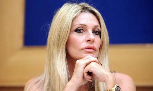 PAOLA FERRARI: “CON D’URSO, PEREGO E D’AMICO E’ LA RIVINCITA DELLE 50ENNI”. SARA’ CONTENTA ILARIA CHE NE HA 41…