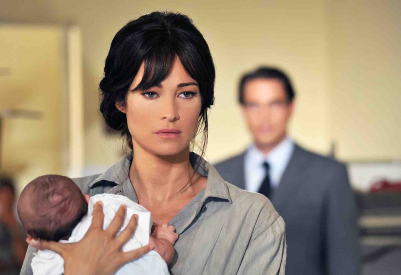 ASCOLTI TV | DOMENICA 9 AGOSTO 2015. IL SEGRETO VINCE LA SERATA CON IL 18.19%. GLI SCONOSCIUTI DI RAI 3… TALI RIMANGONO (2.7%).