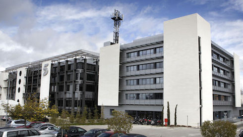 MEDIASET, ERENO E ROCCA CREANO UNA “NUEVA MAGNOLIA”. SGAMBETTO A MAGNOLIA SPAGNA: PRODURRANNO SUPERVIVIENTES E MUJERES Y HOMBRES