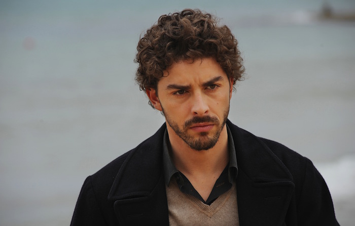 IL GIOVANE MONTALBANO 2: NUOVE INCHIESTE PER IL COMMISSARIO INTERPRETATO DA MICHELE RIONDINO