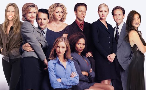 ALLY MCBEAL: CHE FINE HANNO FATTO I PROTAGONISTI DELLA SERIE, IN REPLICA SU LA5? (FOTO)