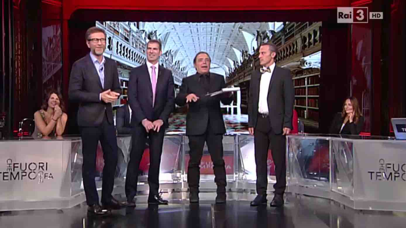 CHE FUORI TEMPO CHE FA: DA FAZIO UN SALOTTO PER NARCISI. MA NINO FRASSICA LO SDRAMMATIZZA