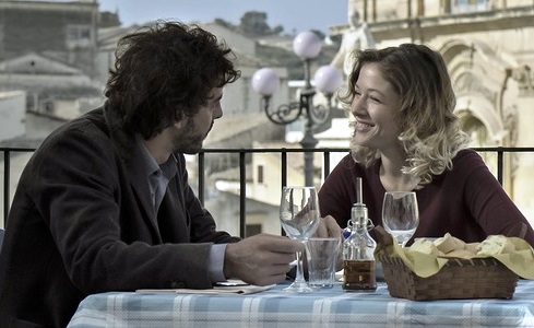 ASCOLTI TV | LUNEDI 12 OTTOBRE 2015. VINCE IL GIOVANE MONTALBANO (21.79%). TITANIC AL 13.47%. CALA PECHINO (9.12%). LE IENE CHIUDONO ALL’UNA MA NON VANNO OLTRE IL 10.50%