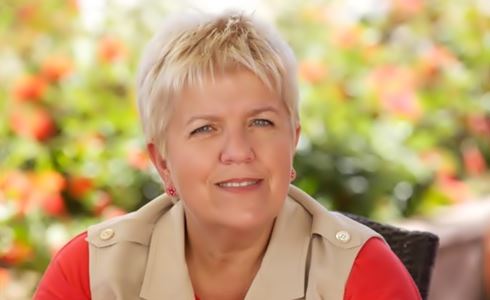 PROGRAMMI TV DI STASERA, DOMENICA 1° NOVEMBRE 2015. JOSEPHINE ANGE GARDIEN SU LA7 AL POSTO DE IL BOSS DEI COMICI