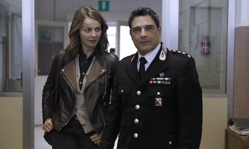 ASCOLTI TV | LUNEDI 9 NOVEMBRE 2015. VINCE QUESTO E’ IL MIO PAESE (19.44%), FLOPPANO I MISTERI DI LAURA (9.52%). MONTE BIANCO PARTE DAL 6.38%