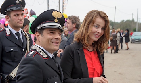 ASCOLTI TV | LUNEDI 30 NOVEMBRE 2015. IN 5,5 MLN PER IL FINALE DI QUESTO E’ IL MIO PAESE (21.31%), CANALE 5 AL 10.11%. MONTE BIANCO FLOP (4.46%). STRISCIA CON IL RITORNO DI IACCHETTI SI FERMA AL 16.85%