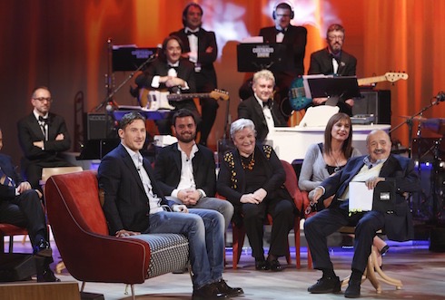 MAURIZIO COSTANZO SHOW RIPARTE SU RETE 4. TRA GLI OSPITI DELLA PREMIERE TOTTI, VESPA, J-AX E LUXURIA