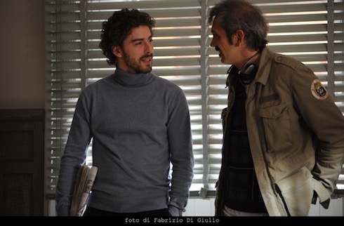 ASCOLTI TV | DOMENICA 8 NOVEMBRE 2015. IN 9,3 MLN PER LA MOTO GP (46.13% TRA SKY, MTV, CIELO). IL GIOVANE MONTALBANO IN REPLICA SFONDA IL MURO DEI 5 MILIONI (21.97%). FLOP PER STASH & THE KOLORS SU ITALIA 1 (3.81%)