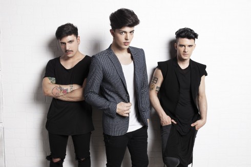 STASH & THE KOLORS: SU ITALIA 1 L’INSTANT-MOVIE SULLA VITA DEI VINCITORI DI AMICI 2015