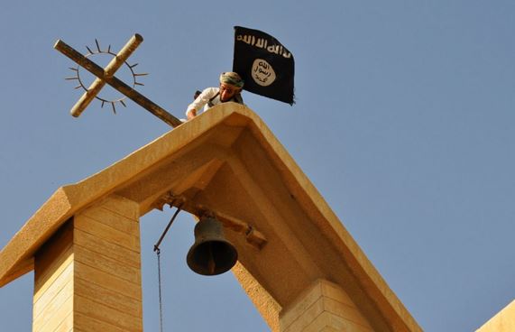 TERRA! REPORTAGE INTENSO E STRUGGENTE SUI CRISTIANI PERSEGUITATI. CAPUOZZO: L’ISLAM MODERATO NON ESISTE