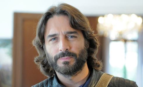 PROGRAMMI TV DI STASERA, LUNEDÌ 7 DICEMBRE 2015. ULTIMI APPUNTAMENTI PER MONTE BIANCO, I MISTERI DI LAURA, QUINTA COLONNA E LE IENE