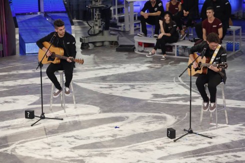 AMICI 15, TERZO SPECIALE IN DIRETTA: ELODIE VINCE LA SFIDA A SQUADRE. GESSICA E I METRO’ SALVANO IL BANCO