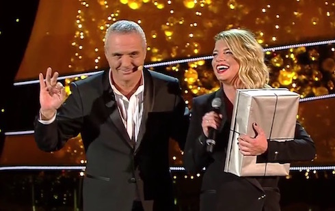 ASCOLTI TV | MARTEDI 22 DICEMBRE 2015. SUCCESSO PER PANARIELLO (27.46%), CANALE 5 RESISTE (14.62%)