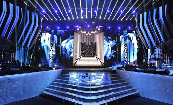 FESTIVAL DI SANREMO 2016: ECCO LA SCENOGRAFIA. L’ARISTON COME ‘UN FIORE CHE SBOCCIA’