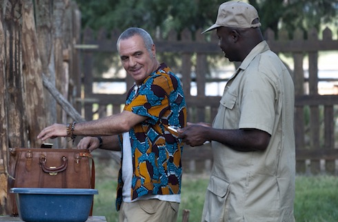 TUTTI INSIEME ALL’IMPROVVISO: UN RACCONTO LEGGERO, PRIVO DI SUSPENSE MA CON SOSTANZA