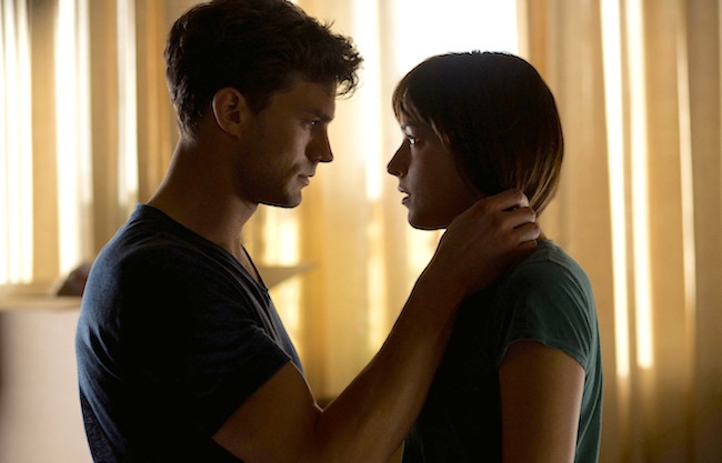 CANALE 5: TORNANO I “FILMISSIMI” DEL LUNEDI. CINQUANTA SFUMATURE A MENO DI UN ANNO DALL’USCITA NELLE SALE