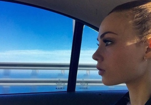 FESTIVAL DI SANREMO 2016: ADUA DEL VESCO ALL’ARISTON PER SOSTENERE IL FIDANZATO GABRIEL GARKO