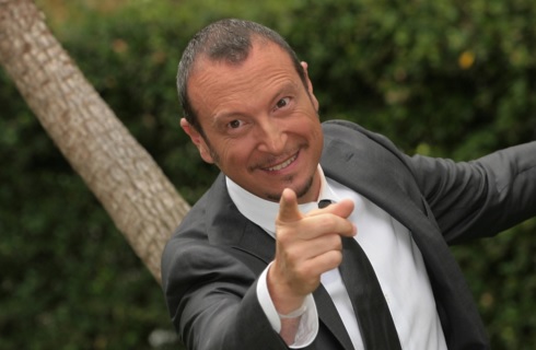 COLORS: A MAGGIO AMADEUS PORTA IL QUIZ NEL PRIMO POMERIGGIO DI RAI 1