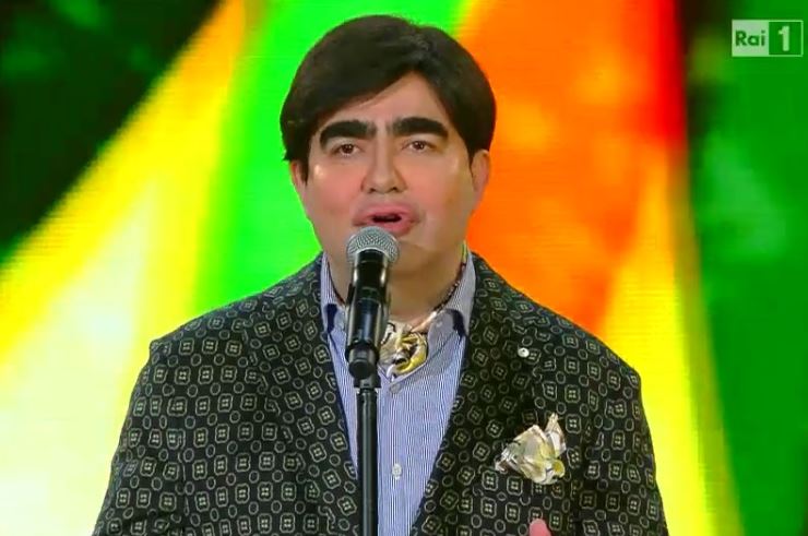 FESTIVAL DI SANREMO 2016: GLI ELIO E LE STORIE TESE COL RITOCCHINO. IMITAVANO GABRIEL GARKO?