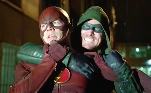 PROGRAMMI TV DI STASERA, VENERDÌ 26 FEBBRAIO 2016. SU ITALIA1 IL CROSSOVER TRA THE FLASH E ARROW