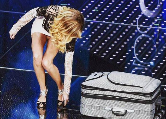 FESTIVAL DI SANREMO 2016: BELEN RODRIGUEZ RISPONDE ALL’IMITAZIONE DI VIRGINIA RAFFAELE