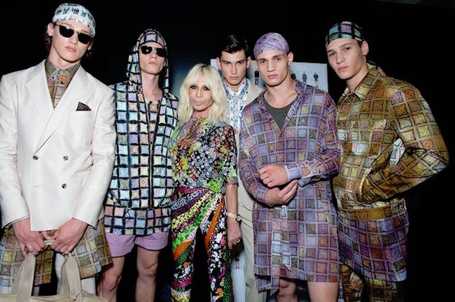 FESTIVAL DI SANREMO 2016: LA RISPOSTA DI DONATELLA VERSACE ALL’IMITAZIONE DELLA RAFFAELE