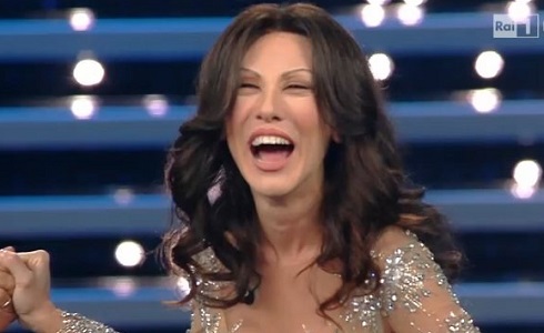 FESTIVAL DI SANREMO 2016: VIRGINIA RAFFAELE IMITA SABRINA FERILLI