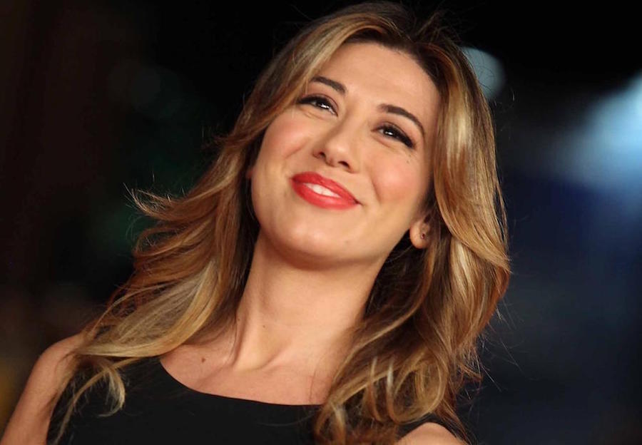 VIRGINIA RAFFAELE RISPONDE A BELEN RODRIGUEZ: “E’ MOLTO FURBA E IRONICA E CAVALCA LE SITUAZIONI”