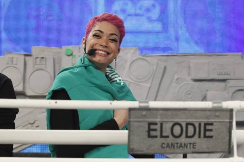 AMICI 15, PENULTIMO SPECIALE IN DIRETTA: ELODIE AL SERALE NELLA SQUADRA BIANCA, SERGIO NEI BLU. ELIMINATI BENEDETTA E NEVENERA