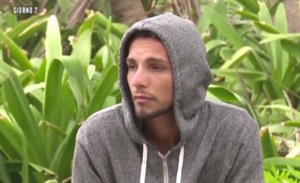 ISOLA 2016, GIORNO 2: MARCO CARTA STA ‘SCLERANDO’. A ISLA DESNUDA ANDREA ATTACCA PAOLA