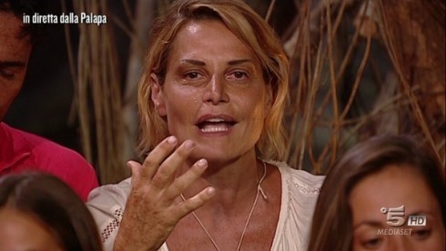 ISOLA DEI FAMOSI 2016: QUARTA PUNTATA DEL 28 MARZO IN DIRETTA. JONAS VS SIMONA AL TELEVOTO. ARISTIDE A PLAYA SOLEDAD