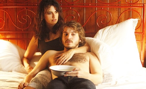 PROGRAMMI TV DI STASERA, MARTEDÌ 8 MARZO 2016. SU CANALE 5 IL FILM IN PRIMA TV VENUTO AL MONDO