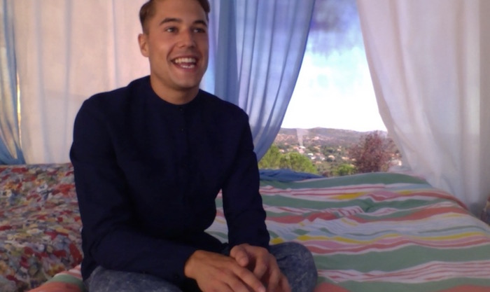 ABRAHAM GARCIA (“TANGA BOY” DI SUPER SHORE) A DM: MI DICONO CHE SONO GAY E NE SONO FELICE (VIDEO)