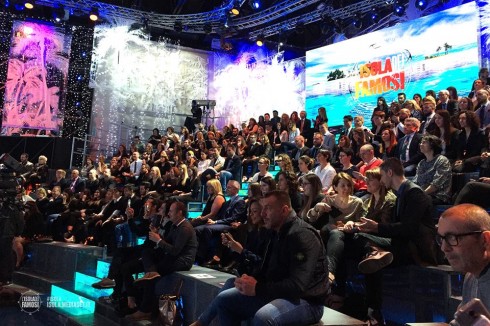 ISOLA DEI FAMOSI 2016: OTTAVA PUNTATA DEL 25 APRILE IN DIRETTA. SIMONA SPOILERA PLAYA SOLEDAD AI NAUFRAGHI. FUORI GIANLUCA. PAOLA VS MARCO AL TELEVOTO