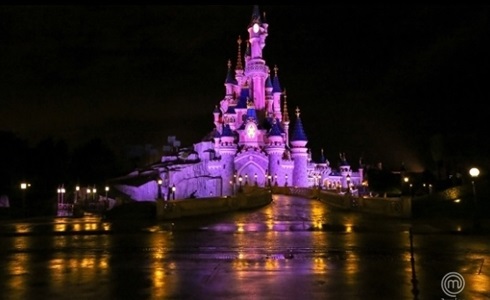 PROGRAMMI TV DI STASERA, GIOVEDÌ 21 APRILE 2016. I CONCORRENTI DI JUNIOR MASTERCHEF ITALIA ARRIVANO A DISNEYLAND PARIS