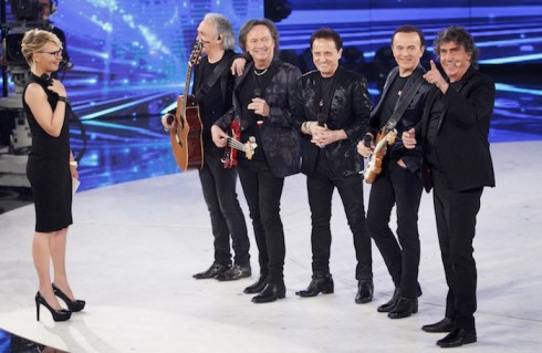 BALLANDO CON LE STELLE SFIDA AMICI 2016 CON LA SEMIFINALE E LA FINALE DI BALLANDO CON TE. RIUSCIRA’ A MILLY L’AGGANCIO?