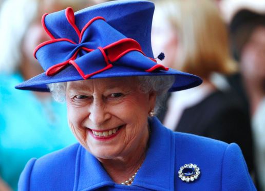 IL PRESIDENTE – THE QUEEN: RETE4 RACCONTA LA REGINA ELISABETTA II (CHE OGGI FA 90)