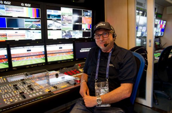 CHAMPIONS LEAGUE: ECCO IL TV COMPOUND E LA CABINA DI REGIA DELLA FINALE (VIDEO E FOTO)